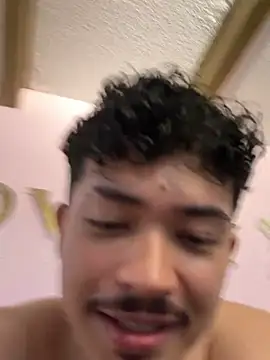 Chat +18 de NicolaiKarav ao vivo