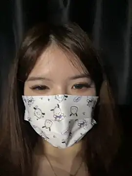 Momochen8839 网络视讯表演