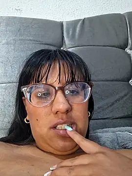 ZaidaWet লাইভ XXX চ্যাট