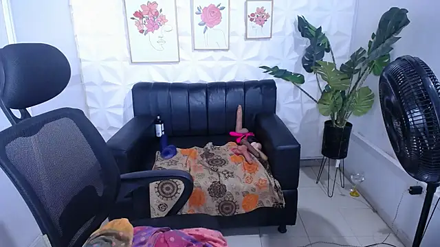 Valentinaa_matureのライブXXXチャット