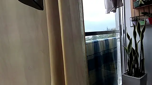 Adam_Valenciia 即時 XXX 聊天