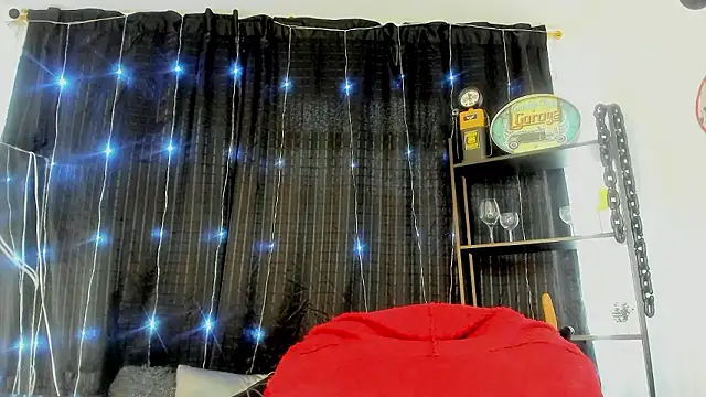 Chat +18 de anuvyz_miller_ ao vivo