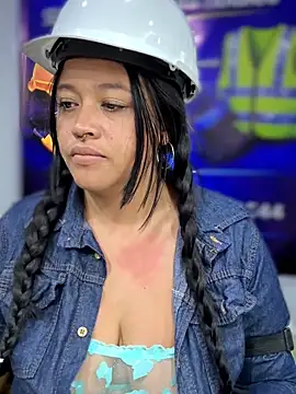 -Mia1: διαδικτυακό σόου στην κάμερα