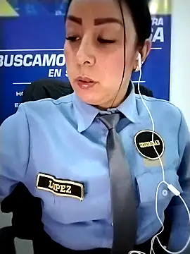 CRISTAL__11: διαδικτυακό σόου στην κάμερα