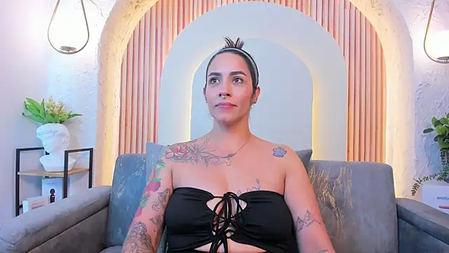 violet_scott_'s Webcam Show