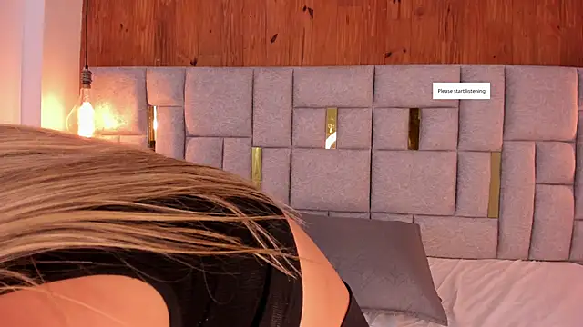 miia_reeves_'s Live XXX Chat