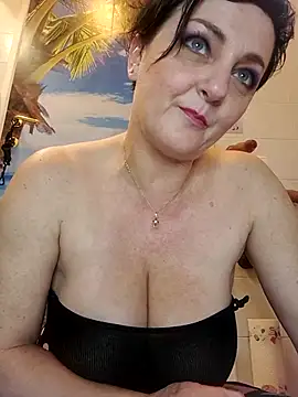 lucillabollente 现场XXX聊天