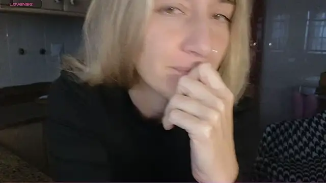 Lunamix live XXX chat