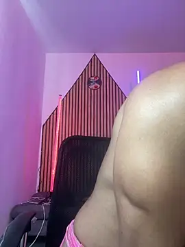 Chat +18 de magnumchris ao vivo