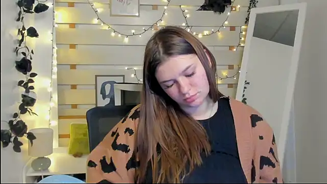 Josephine_Kiss Adlı Modelin Canlı XXX Sohbeti