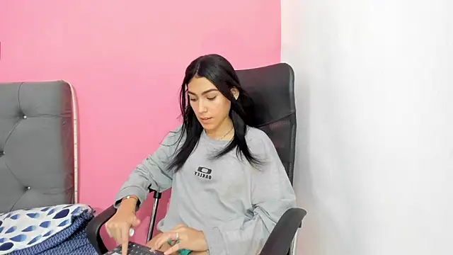 ariloe_quintero 라이브 XXX 채팅