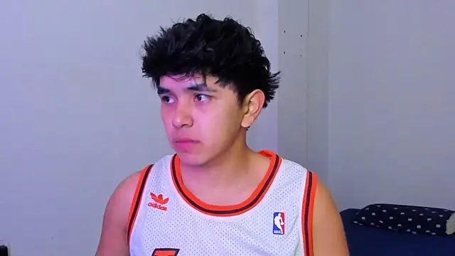 Thiago_Wc 即時 XXX 聊天