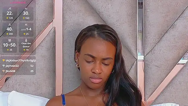 Sally-Noa Chat XXX live