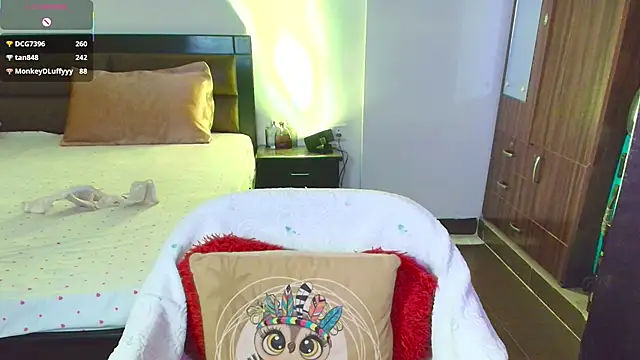 Yara-143 – Naživo XXX chat