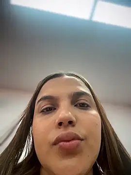 XXX chat uživo modela Colibri_xxx