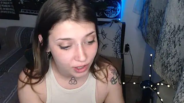 AlienforTwenty Chat XXX in diretta