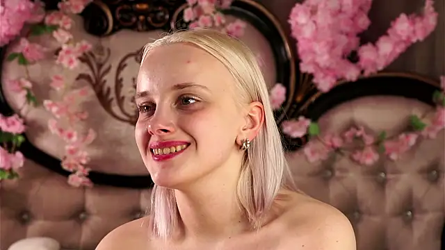 KirstinMcgeady's Live XXX Chat