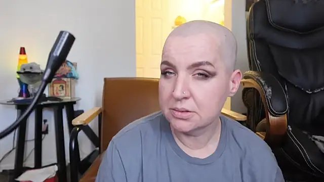 BellaBlueBBW's Webcam Show