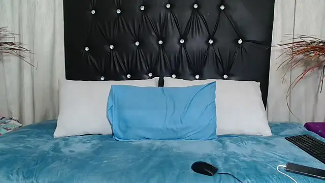 Chat XXX en directo de SavageHoney