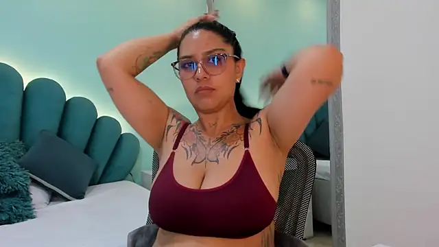 sharlott18 Chat XXX live