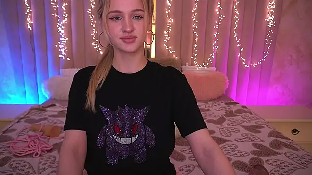 دردشة LylaYeess الجنسية المباشرة