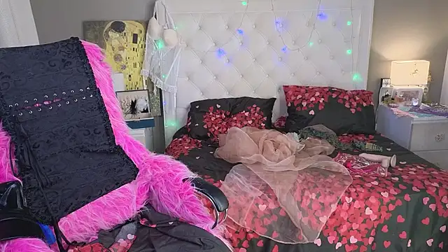 Онлайн чат XXX RoxalanaStar