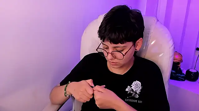 Nathaly_ds Adlı Modelin Canlı XXX Sohbeti