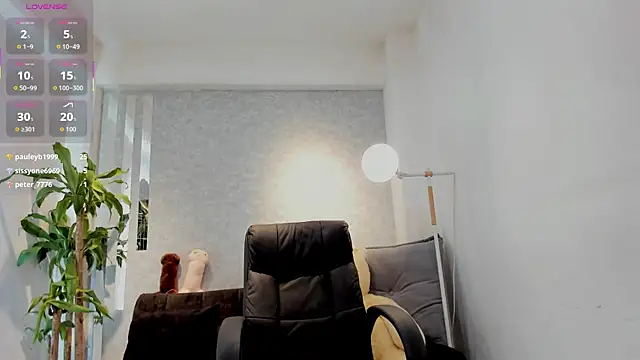 lily_cash1: онлайн-секс-чат