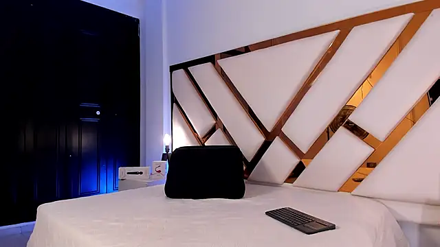 Aron_cruz Chat XXX in diretta