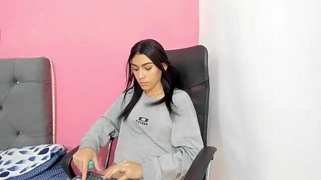 ariloe_quintero's Live XXX Chat