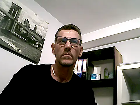 mastercharisma35: απευθείας συνομιλία ΧΧΧ