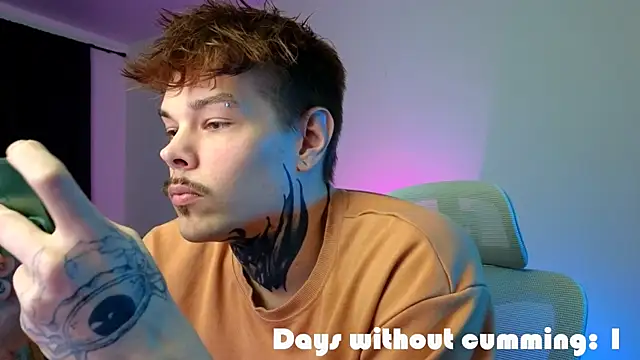 Pokazy przed kamerką – DENIS_HERE