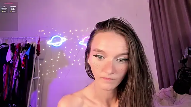 HottieEVERのライブXXXチャット