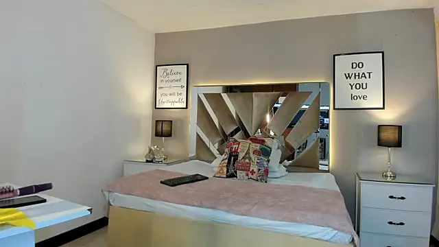 cellestehot Adlı Modelin Canlı XXX Sohbeti