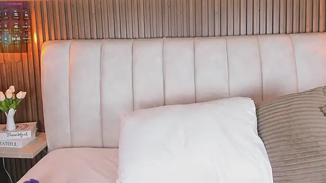 LisaLain 即時 XXX 聊天