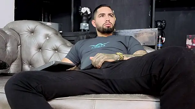 matteosantosのライブXXXチャット