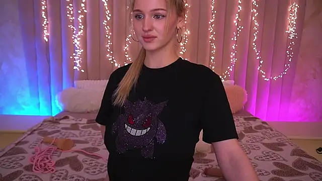 LylaYeess' Live XXX Chat