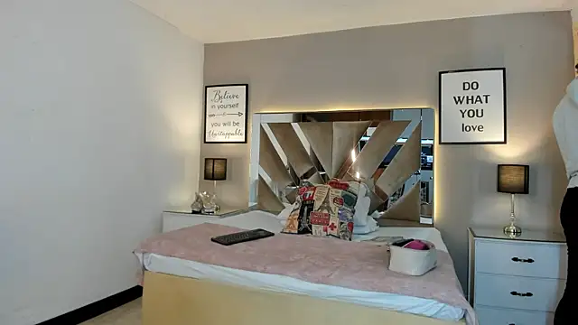 cellestehot Chat XXX in diretta