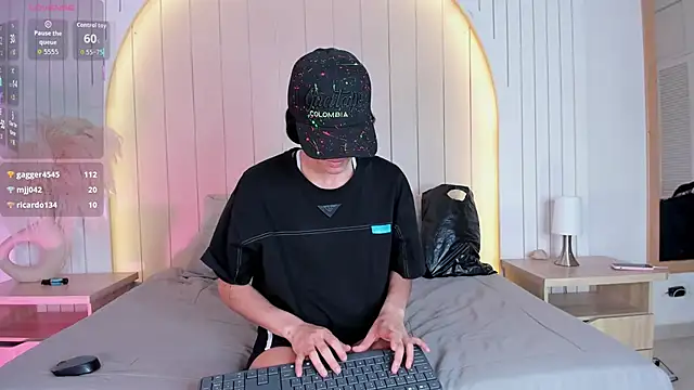 XXX chat uživo modela ALICESANDOVAL