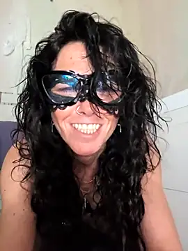 EmySkinny85のウェブカメラショー