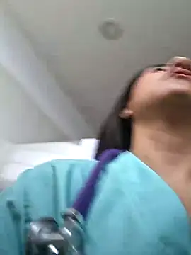 CAROLINE__07 লাইভ XXX চ্যাট