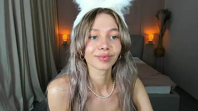 LuluAlis: онлайн-секс-чат