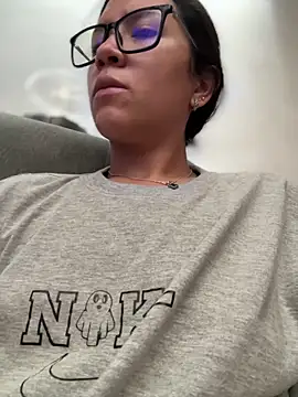 Chatroom XXX en direct de Mila_Morgan