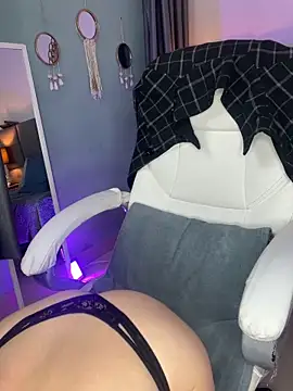 Esmeralda_CO's Live XXX Chat