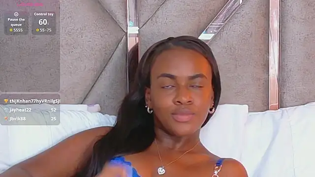 Sally-Noa: απευθείας συνομιλία ΧΧΧ