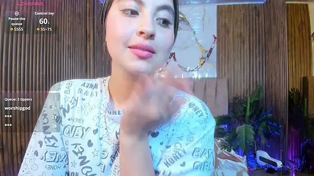 juanita_tay Adlı Modelin Canlı XXX Sohbeti