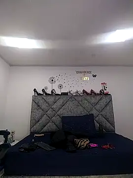 Онлайн чат XXX Shantey_Laurent