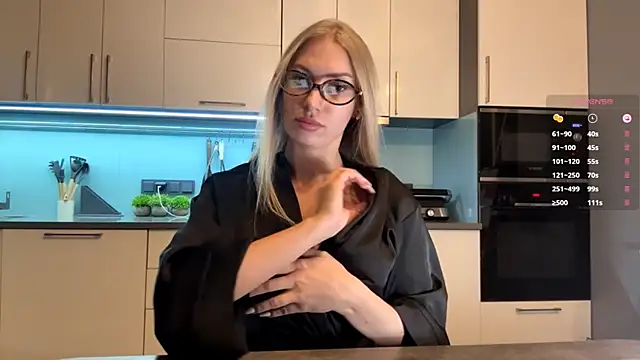 SoftnessMila Chat XXX in diretta