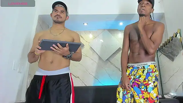 Latins_on_fire Adlı Modelin Web Kamerası Şovu