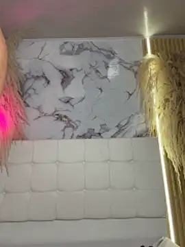 __Nahomy: онлайн-секс-чат